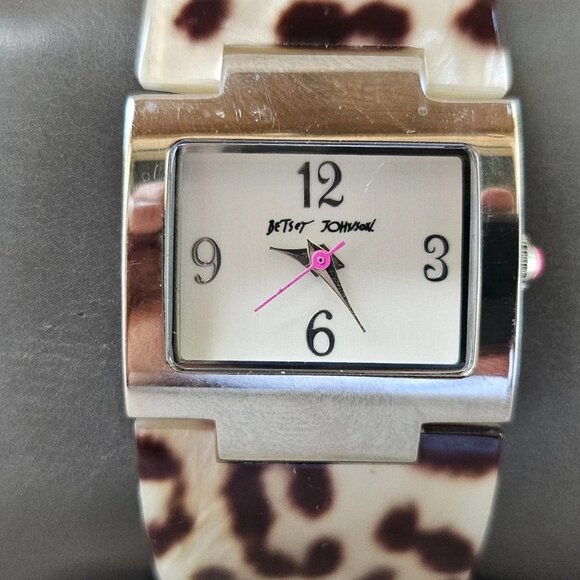 Betsey Johnson Women Wristwatch Silver Tone Brown Leopard Print Analog Watch main image 5